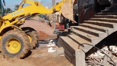 محافظ الإسكندرية: يوجه رؤساء الأحياء بإزالة التعديات على الأراضي الزراعية وأراضي أملاك الدولة
