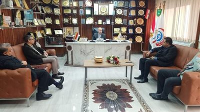 وكيل وزارة الصحة بالشرقية يجتمع بمديري المستشفيات بالمحافظة لمناقشة التعاون لإجراء العمليات وتفعيل عيادات الكشف على الراغبين في الحج