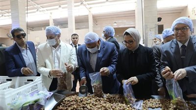 جمال الدين والزملوط يتابعان مبادرة محافظة الوادي الجديد للتبرع لغزة