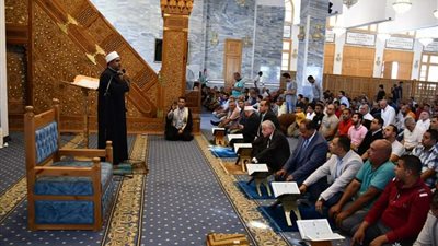 محافظ جنوب سيناء يشارك في مقراءة الجمهور عقب صلاة الجمعة اليوم بمسجد السلام بمدينة شرم الشيخ
