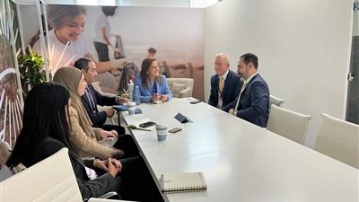وزيرة التخطيط والتنمية الاقتصادية تلتقي ممثلي شركة فورتسكيو للطاقة الخضراء
