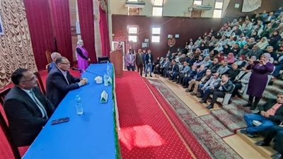 للتوعية بأهمية المشاركه في الانتخابات الرئاسية... محافظ الشرقية يعقد اجتماعا مع مديري الإدارات الاجتماعية والعاملين بقطاع التضامن الاجتماعي بمركز الخدمات المتكاملة بالشرقية ويلتقي بنزلاء دار المسنين و