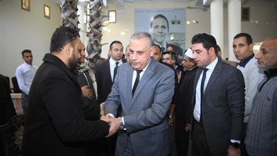 محافظ سوهاج يؤدي واجب العزاء في وفاة النائب خليفة رضوان