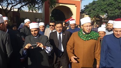 بالعمة والكاكولا.. قيادات الأزهر بالإسكندرية يدعمون المرشح عبد الفتاح السيسي في حشد جماهيري كبير بمنطقة سموحة