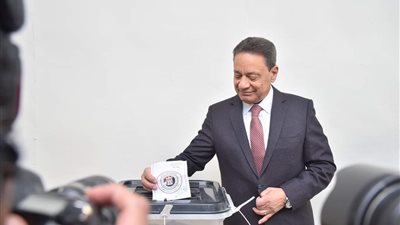 كرم جبر  يدلي بصوته فى الانتخابات الرئاسية