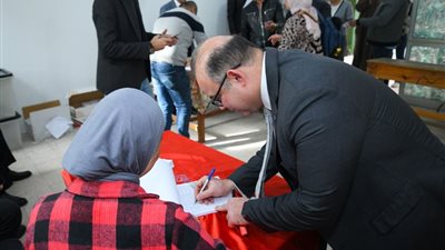 رئيس هيئة الرقابة المالية يدلي بصوته في الانتخابات الرئاسية