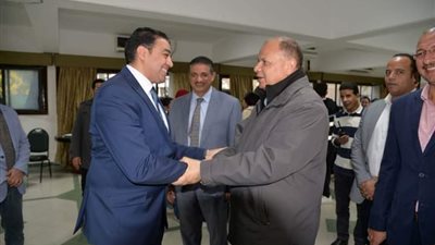 سعد يتفقد لجنة الوافدين للانتخابات الرئاسية بمقر نادى أعضاء هيئة التدريس بجامعة اسيوط 