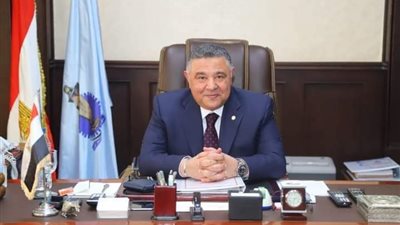 مستشار ولي العهد السعودي ينعي محافظ البحر الأحمر في وفاة السيدة حرمه 
