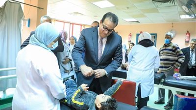 وزير الصحة يتفقد سير العمل بالمعهد القومي للجهاز الحركي العصبي بإمبابة