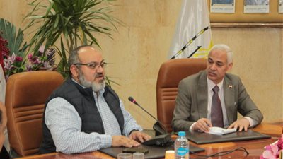 مستشار وزير التعليم العالي والبحث العلمى يلتقى قيادات جامعة أسيوط الأكاديمية 