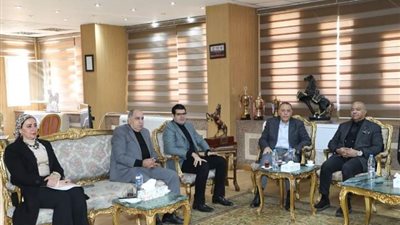 لمتابعة أخر المستجدات بالمشروعات التجارية المشتركة... محافظ الشرقية يلتقي مساعد أول وزير التموين ورئيس جهاز تنمية التجارة الداخلية