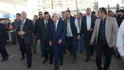 وزيرا التنمية المحلية والزراعة ومحافظ بورسعيد يفتتحون الجراج المتعدد الطوابق بحي العرب