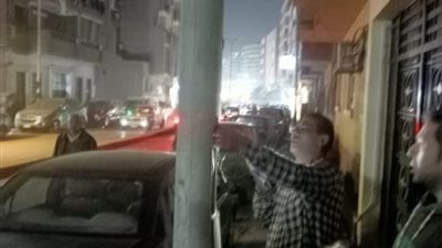 رفع كفاءة الإنارة العامة بالشوارع وحملة لصيانة الكشافات وتغطية الأعمدة بحى شرق أسيوط 
