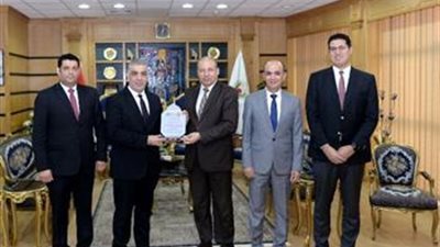 رئيس جامعة المنصورة يؤكد عمق العلاقات بين مصر والعراق