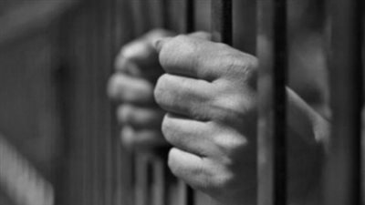 الحبس 15 يوم على ذمة التحقيق للمتهم بالتجار بالمخدرات بالزاوية الحمراء