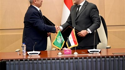  وزارة التجارة والصناعة والأكاديمية العربية للعلوم والتكنولوجيا والنقل البحرى توقعان بروتوكول تعاون بشأن التبادل العلمي والتدريبي بين الوزارة وجهاتها التابعة وكليات الأكاديمية 
