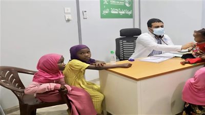 مركز الملك سلمان للإغاثة يقدم خدمات طبية في محافظات حجة وعبس وحرض والمهرة باليمن