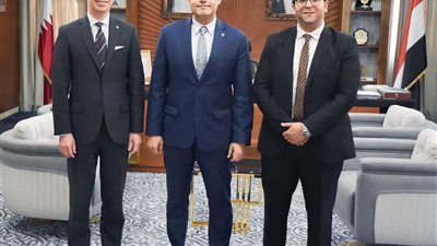 سفير قطر بمصر يستقبل المدير العام لفندق فورسيزونز القاهرة 