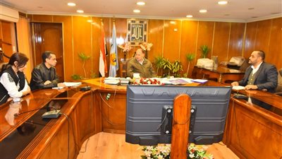 سعد يناقش توفيق أوضاع الكنائس والمباني الخدمية التابعة لها بجميع مراكز ومدن محافظة أسيوط 