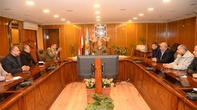 سعد يعقد اجتماعًا لمتابعة المرحل النهائية لمشروع تطوير مسار رحلة العائلة المقدسة بمحافظة أسيوط 