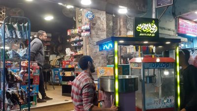رفع اشغالات الباعة الجائلين بشارع رياض ومنطقة الحمراء بحى شرق أسيوط 