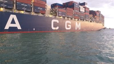 بحمولة كلية 142 ألف طن.. ميناء الإسكندرية يستقبل أكبر سفينة حاويات في تاريخه 