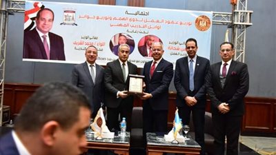 وزير العمل ومحافظ الأسكندرية يفتتحان معرضًا لمنتجات دورات تدريب مهني ..وجوائز للمتفوقين