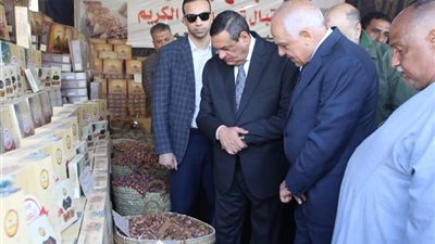 وزير التنمية المحلية ومحافظ الجيزة يتفقدان سوق الجملة بالسادس من أكتوبر