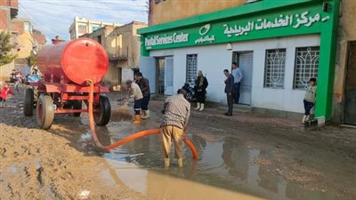 محافظ كفر الشيخ يتابع جهود كسح مياه الأمطار وجاهزية المعدات لمجابهة التغيرات المناخية بمراكز ومدن المحافظة  