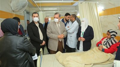 محافظ كفرالشيخ يطمئن على أطفال «غزة» بمستشفى العبور