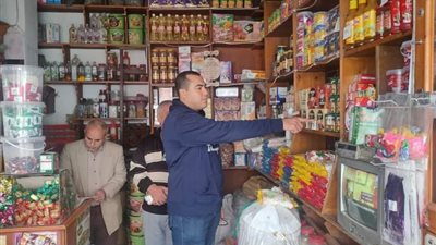 محافظ كفر الشيخ: استمرار المرور اليومي لمراقبة الأسواق والتزام المحال بإعلان الأسعار.. وتحرير 10 مخالفات تموينية في بيلا