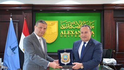  رئيس البنك الزراعي المصري يبحث مع رئيس جامعة الاسكندرية تعزيز التعاون في مجالات التنمية الزراعية واستصلاح الأراضي بالمناطق التنموية الجديدة 