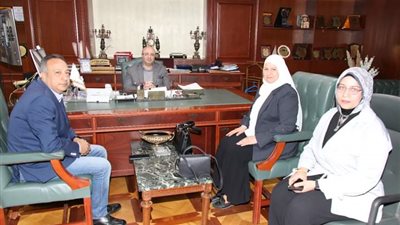 محافظ بني سويف يلتقى وكيل وزارة المالية الجديد 