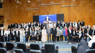 عبدالمولى يشهد انطلاق المؤتمر العلمي الثالث والعشرون للاتحاد المصري لطلاب كلية الصيدلة بجامعة أسيوط