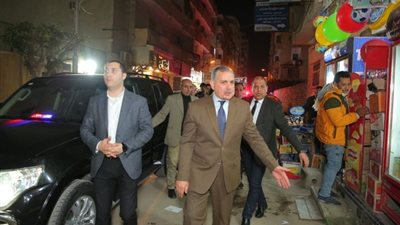 محافظ كفرالشيخ يقود حملة ليلية لإزالة الإشغالات والتعديات ويتفقد الخدمات والمرافق بشوارع 