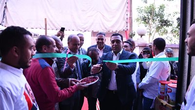 نائب محافظ قنا يفتتح معرضين لأهلا رمضان  بنجع حمادى