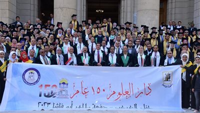 جامعة القاهرة: نهدي المجتمع كوكبة من اللغويين في حفل تخرج دار العلوم 