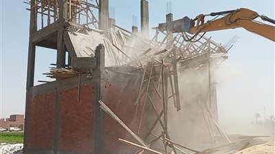 إزالة 44 حالة تعدى على أراضى أملاك الدولة بمراكز البدارى وأسيوط والقوصية 