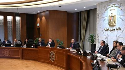خلال ترأسه اجتماع المجموعة الوزارية الاقتصادية: رئيس الوزراء: مؤشرات إيجابية لحجم التدفقات الدولارية