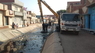 حملة مكبرة لمجلس مدينة الصف لرفع مقالب القمامة والإشغالات وتجريد الطرق وإنارة الشوارع وإزالة المباني المخالفة على الأراضي الزراعية