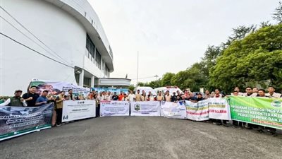 جامعة الأندلس ترسل  فريقًا صحيًا إلى موقع  الفيضانات والانهيارات الأرضية لخدمة للناجين بمقاطعة بيسيسير سيلاتان.