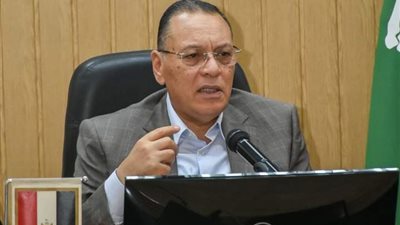 محافظ الشرقية يحيل  موظفين مقصرين في عملهم للتحقيق بمراكز ههيا وفاقوس وأبو حماد وأبو كبير