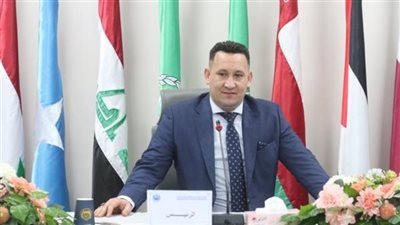 اقتصادي يتوقع تراجع سعر الدولار مقابل الجنيه لـ 40 جنيه الفترة المقبلة بعد دخول سيولة دولارية كبيرة لمصر