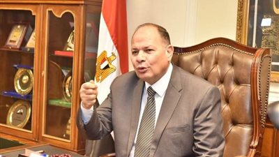 محافظ أسيوط يؤكد انتظام عملية توريد القمح وتوريد 19 ألفا و565 طن قمح للصوامع والشون 