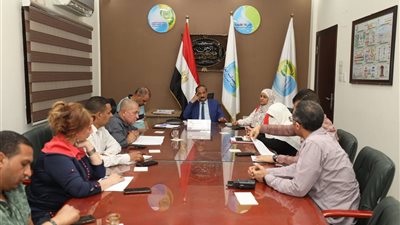 مياه أسيوط تعقد اجتماعا لمتابعة إجراءات التخلص الآمن من الحمأة 