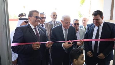 محافظ جنوب سيناء يفتتح معرض  الأنشطة اليدوية والفنية المقام بمدرسة الزهور الثانوية بطور سيناء على هامش ختام الأنشطة الطلابية للعام الدراسي 2023/2024  