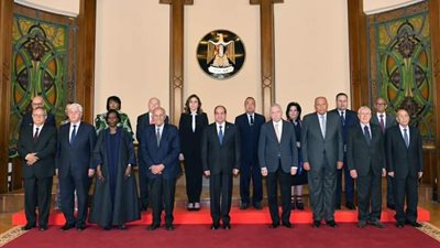 الرئيس السيسي أستقبل اليوم مجلس أمناء مكتبة الإسكندرية 