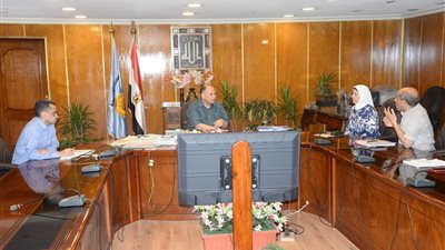 محافظ أسيوط يعلن عن طرح ثلاثة محطات تسمين للإيجار 