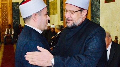 الشيخ مظهر شاهين يتقدم بخالص  الشكر والتقدير إلي معالي الأستاذ الدكتور/ محمد مختار جمعة، وزير الأوقاف السابق