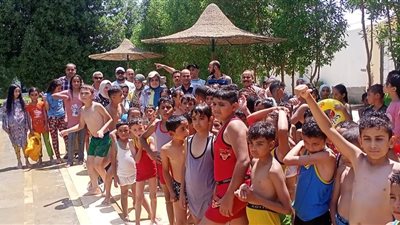 بحضور مدير عام الإدارة .. إدارة الصف التعليمية تنظم رحلة ترفيهية للطلاب الأيتام بمدارسها 